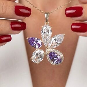 LAST ONE 🔥 Flower Necklace 18K Gold Plated Luxury Jewelry